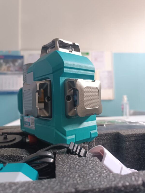 TOTAL 3D LINE LASER LEVEL (GREEN LINE) - Image 4